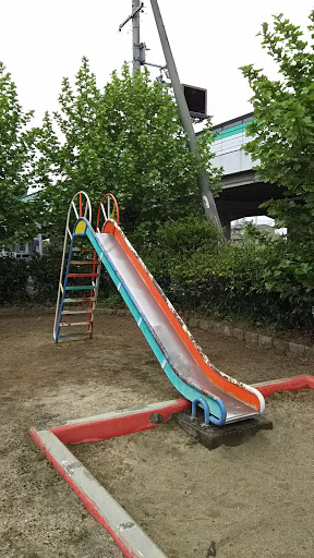 飯田公園の滑り台