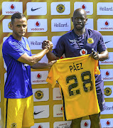 Kaizer Chiefs coach Steve Komphela introduces the new Amakhosi striker Gustavo Paez to the media this week.