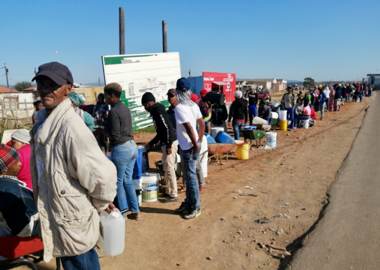 Long queues of thirsty people formed in Missionvale, Port Elizabeth, after municipal water tankers failed to supply enough water.