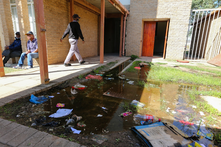 According to workers at a municipal building in Kwanobuhle, this water leak has been spewing out clean water since before the start of the lockdown.