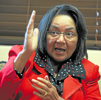Cape Town mayor Patricia de Lille has called an urgent press conference for Sunday, where she is expected to announce her resignation.