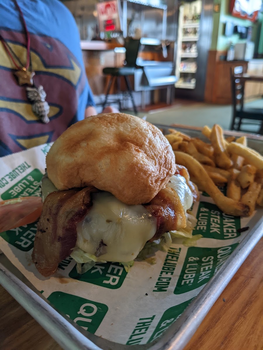 Bacon burger with pepperjack cheese