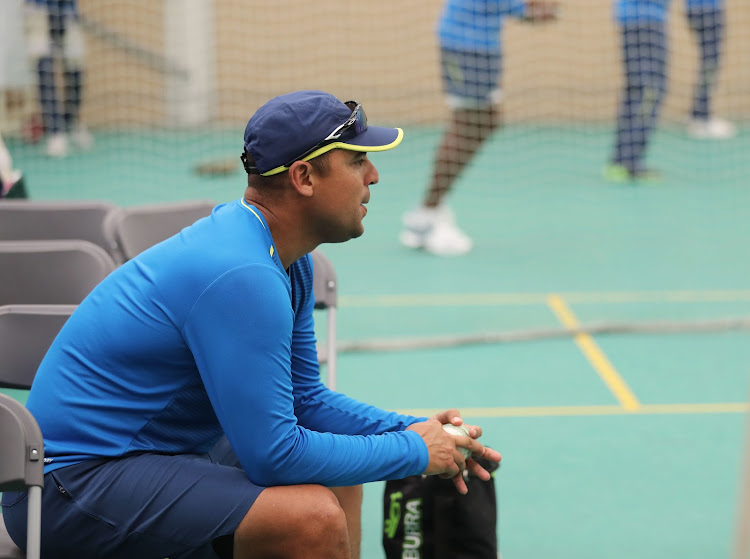 SA fielding coach Justin Ontong looks on during the team's training session at the 2019 Cricket World Cup.