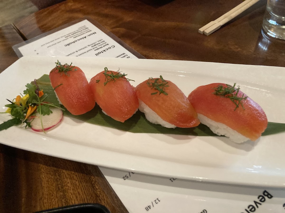 Tomato nigiri