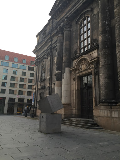 Würfelskulptur Dresden