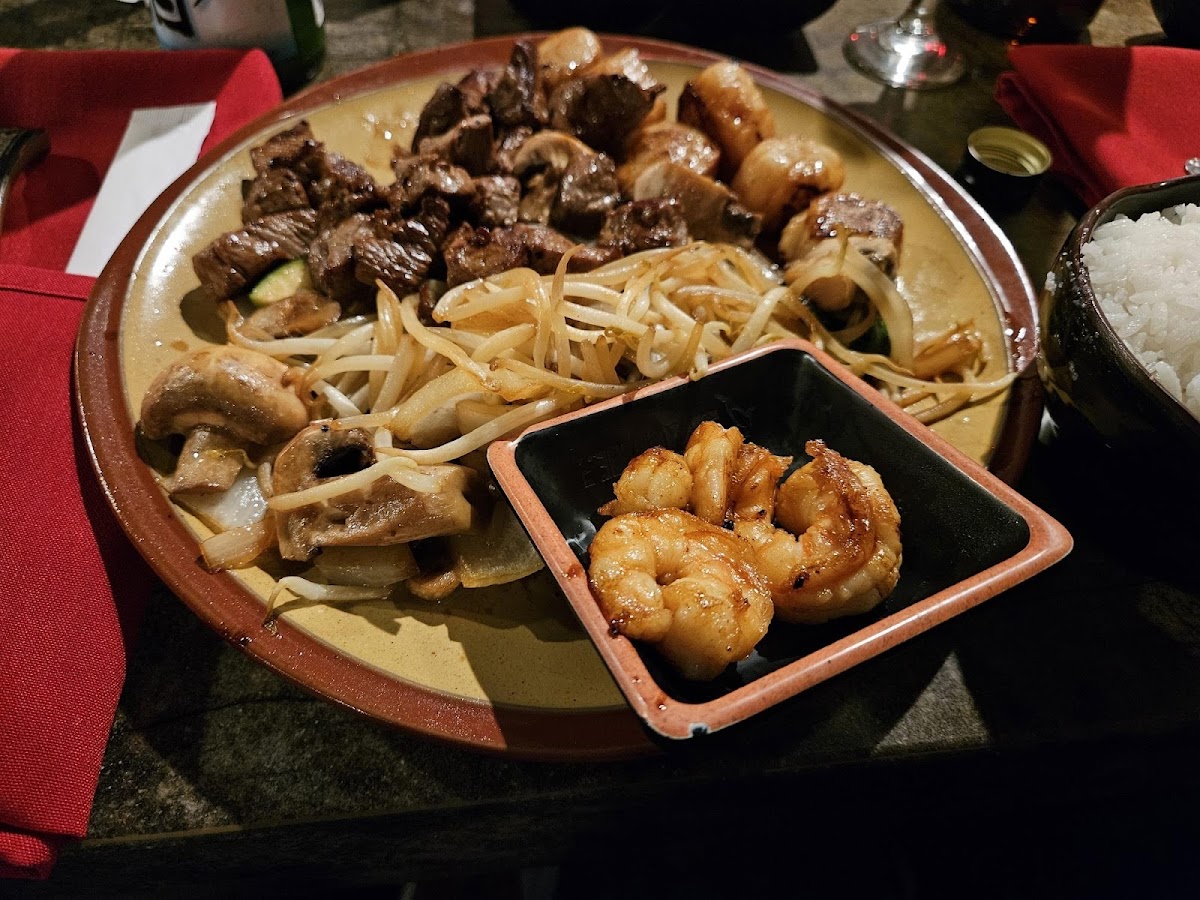 GF steak and scallops, with shrimp and veggies (teppanyaki course)
