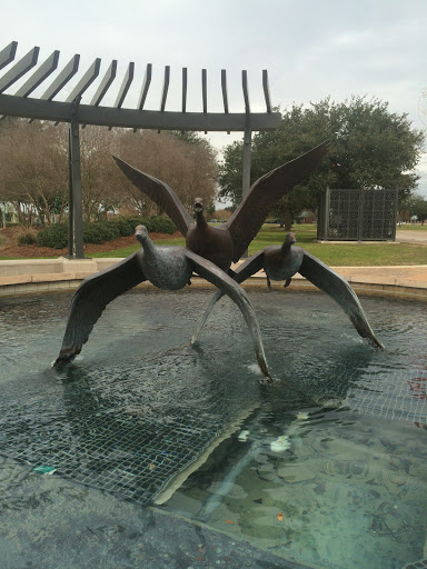 Bor Du Lac Geese Fountain 