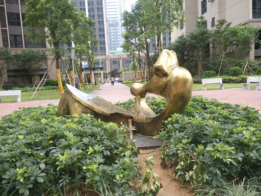 琶洲新村南门雕塑