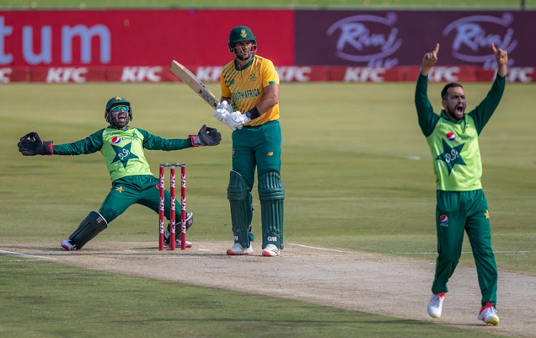 Massive appeal from Mohammed Nawaz of Pakistan and Mohammed Rizwan of Pakistan for LBW on Aiden Markram of South Africa during the 4th KFC T20 International match between South Africa and Pakistan at SuperSport Park on April 16, 2021 in Pretoria, South Africa.