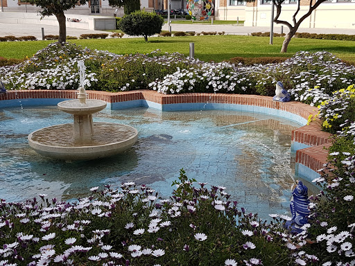Fountain with blue Frogs