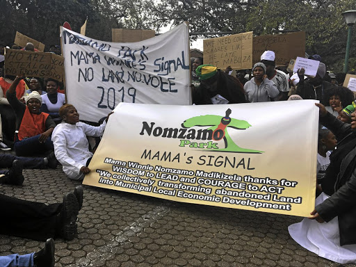 Marchers from Nomzamo Park, outside Mbombela in Mpumalanga, are demanding titles deeds of the land they grabbed from the Mbombela local municipality.