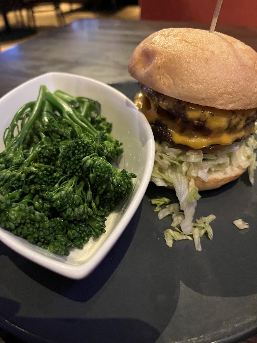 Got a basic burger without special sauce smd broccolini becsause the fried are in shared fryer.