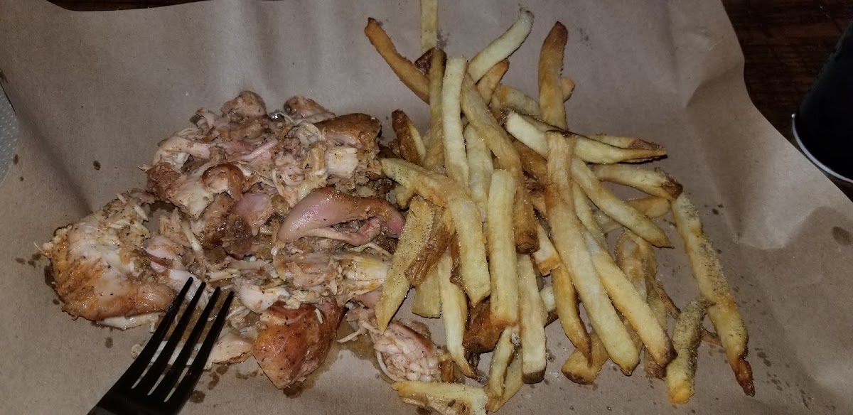 Delicious!! Pulled chicken and fries!