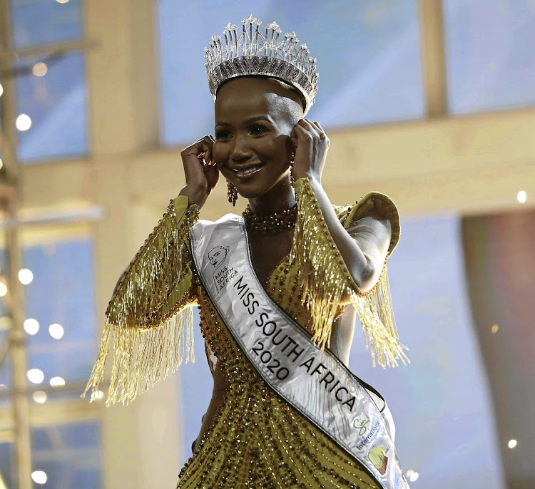 Shudufhadzo Musida at the moment when she became Miss SA.