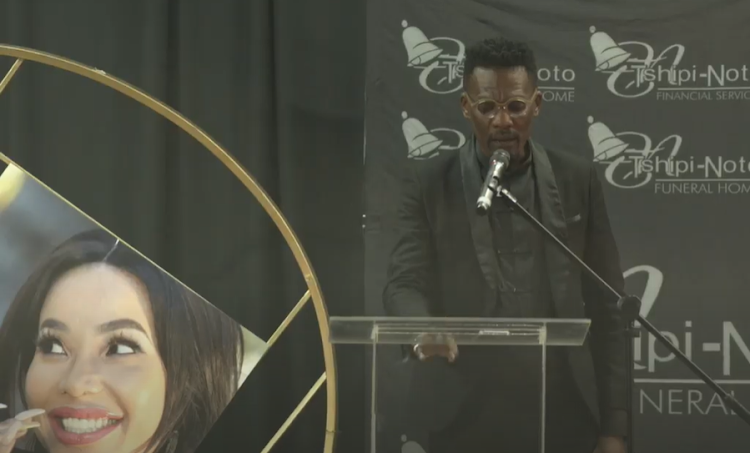 Mshoza's longtime manager Thanduxolo Jindela got emotional as he said his speech.