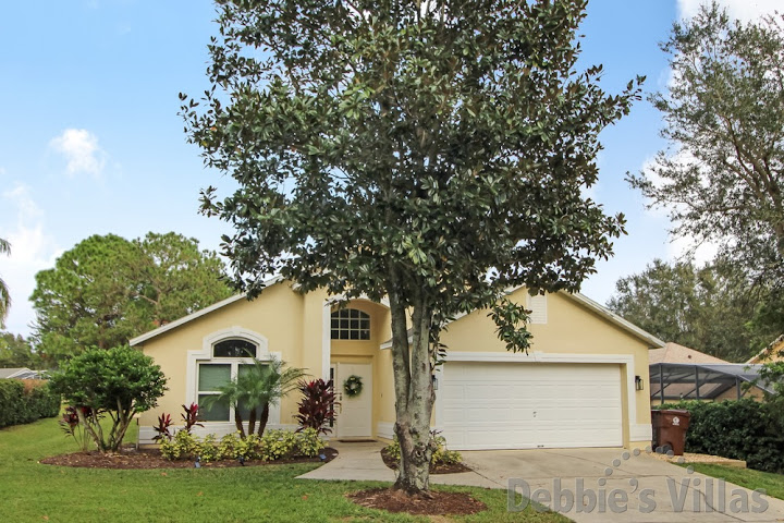 Orlando vacation villa, golf course views, private pool and spa, gated community
