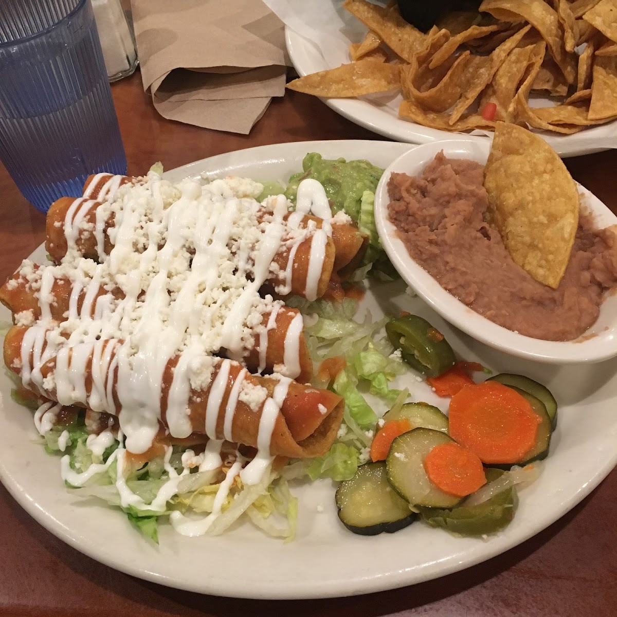Great food, and lots of gluten free options! Everything on the menu was clearly labeled gluten free. I got the chicken taquitos, and chips and salsa. Really good food!