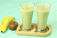 Kiwi Banana Almond Smoothie