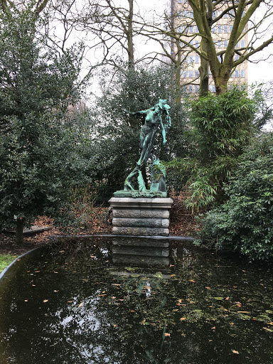 Statue, Koning Albertpark, May