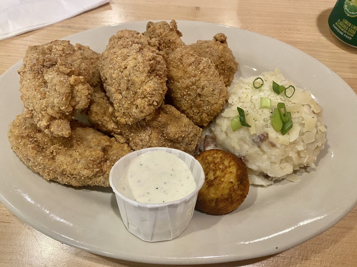 Southern Fried Wings with mashed red potatoes