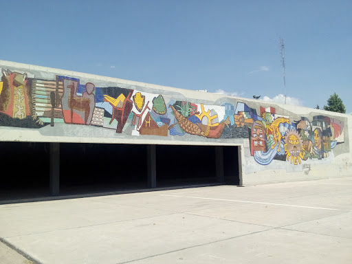Mural De Ceramica Del Parque Central
