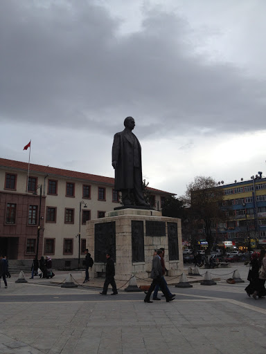 Statue of Ismet Pasha in the C
