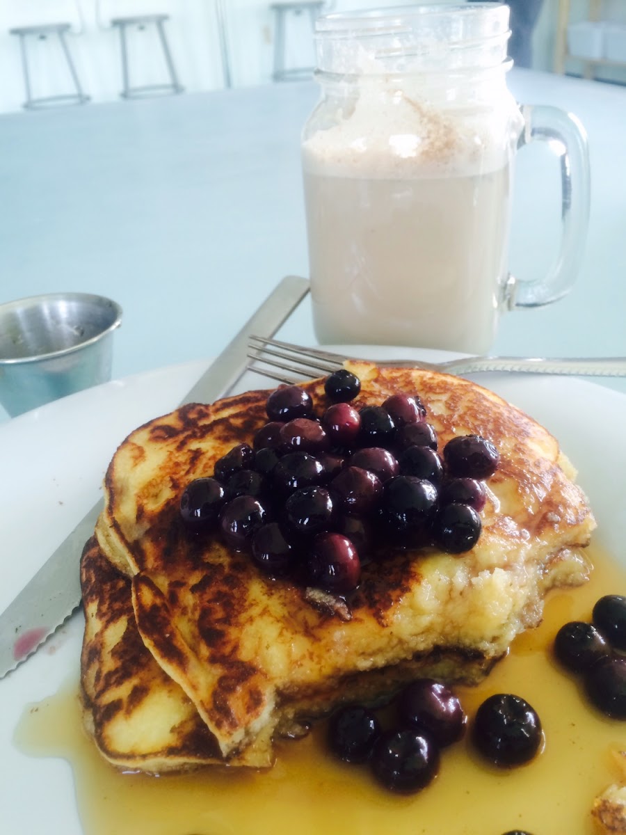 Lemon ricotta pancakes with maple syrup and blueberries & cowboy chai