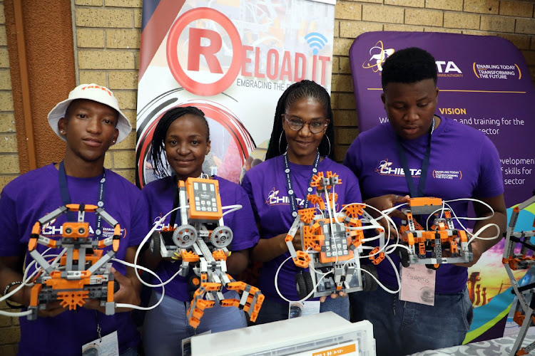Learners Sechaba Mokhethi, Kamohelo Nhlapo, Palesa Photolo and Maleka Mokgoba have received training in stem Robotics ERD set, during the launch 4IR and Robotics Challenge at SWG TVET College in Roodepoort.