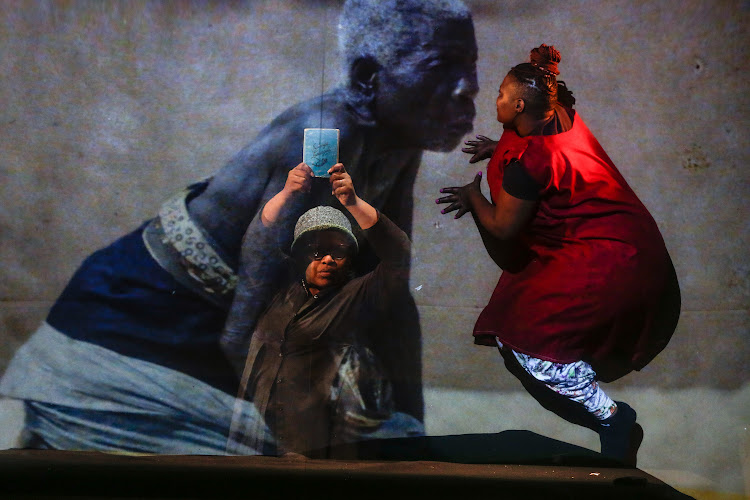 Hlengiwe Lushaba-Madlala (left) and Dikeledi Modubu (right) in the Pepper’s Ghost Performance ‘Gogo’ showing at Season 10 of The Centre for the Less Good Idea.