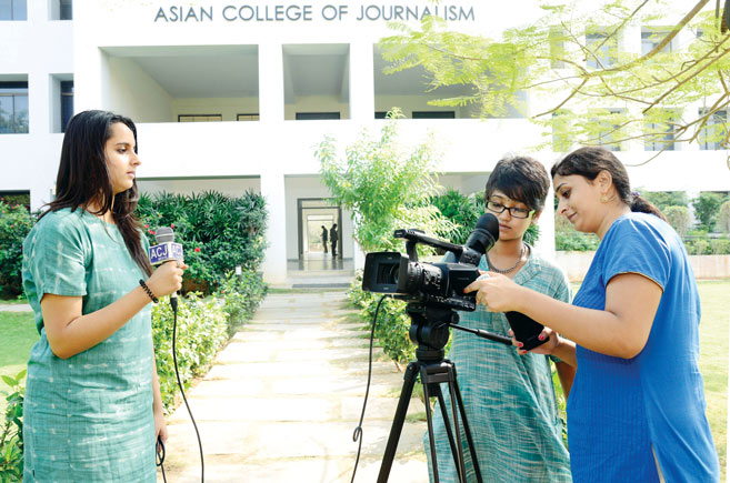 India must face up to the rift between its newsrooms and classrooms