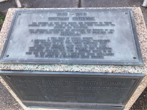 The citzens at this time paused and reflected on those pioneers who with sweat and tears gave this community its heritage and traditions. This memorial recognizes the dedication and efforts of all...