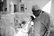 HIGH-LEVEL INSPECTION: Minister of Health Aaron Motsoaledi at the Charlotte Maxeke Hospital. Six infants died on the same day at the hospital last week. Pic. VATHISWA RUSELO. 24/05/2010. © Sowetan.