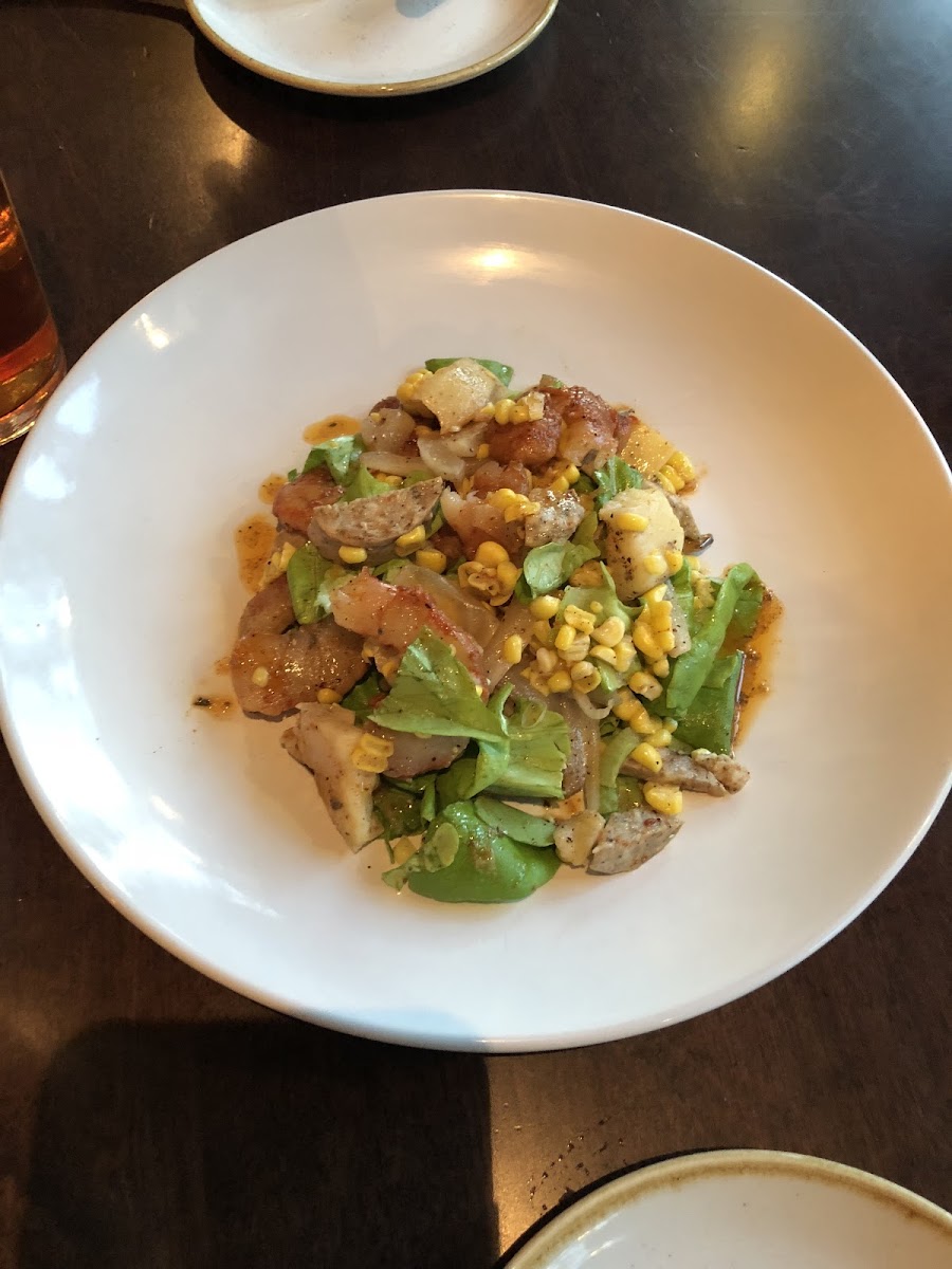 Frogmore Salad
Smoked & Chilled Local Shrimp, Roasted Corn, Onions, Potatoes, Smoked Sausage, Bibb Lettuce, Old Bay Vinaigrette