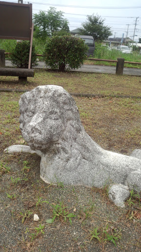 ライオンの石像