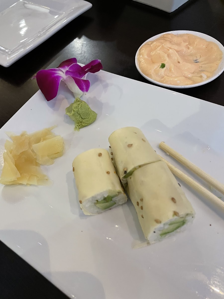 GF avocado Roll with Soy Wrapper (ate 3 before remembering to take a photo.  Also shows spucy dipping sauce)