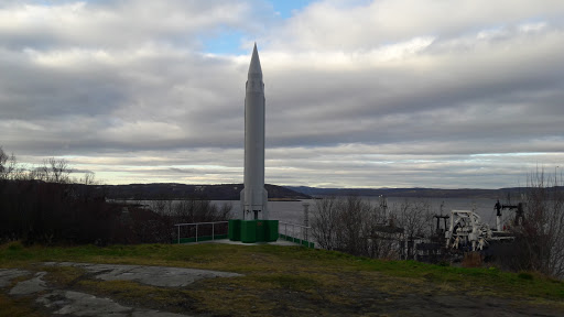 Памятник Ракета