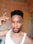 Siyabonga Sokhela did not let his balding head be the end all and be all, he got a weave. 