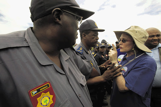 DA leader Helen Zille tries to get closer to President Jacob Zuma's Nkandla compound in KwaZulu-Natal. File photo.