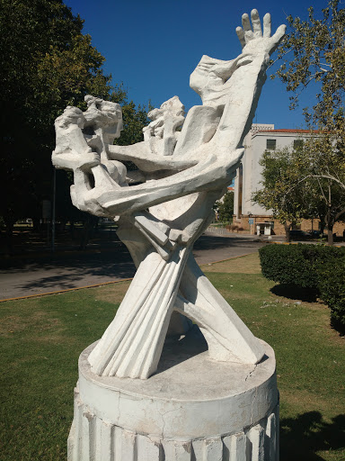 escultura en casa de Gobierno