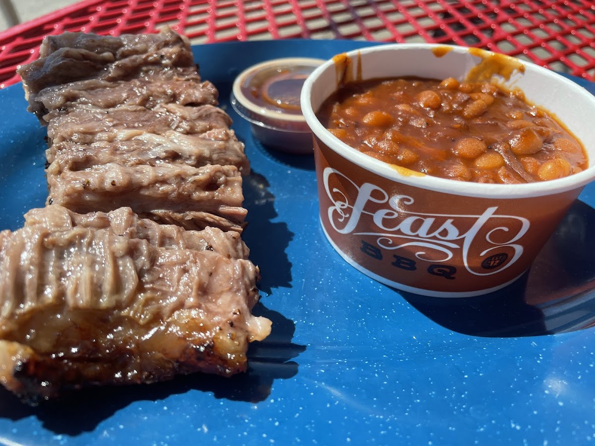 1/2 pound of brisket with baked beans