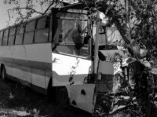 FILE PICTURE: The bus in the accident in which three students were killed rests against a tree into which it crashed. Pic. Elijar Mushiana. 06/2008.