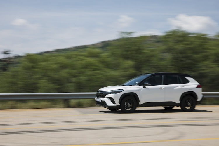 The test took place at the Gerotek Oval track in Pretoria on a typically hot day in South Africa with the Corolla Cross Hybrid’s air conditioner set to 21°C.