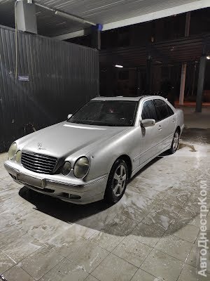 продам авто Mercedes E 220 E-klasse T-mod. (S210) фото 2