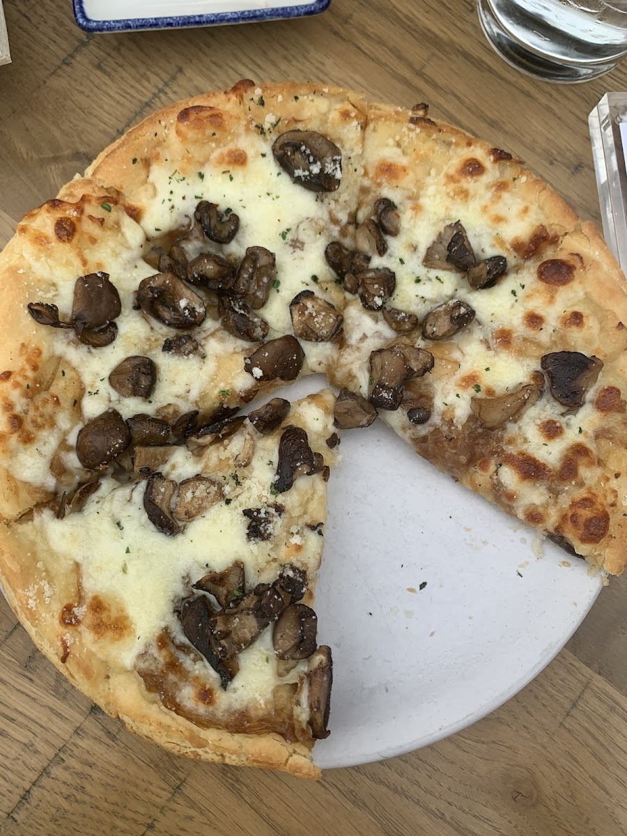 Gluten-Free Pizza at Lincoln Social Rooftop