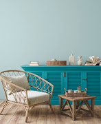 This vibrant warm turquoise of Crystal-clear Caribbean Sea (G7-A1-2) with a green undertone used on the cabinet, combined with Aqua Pura G7-C2-2 as a wall colour, brings a sense of energy and rejuvenation into any space.