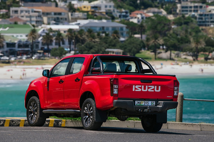 In keeping up with the ever-changing times and to stay relevant, Isuzu made a small but important update to their D-Max: the addition of a five-speed automatic gearbox to its 250-series derivatives.