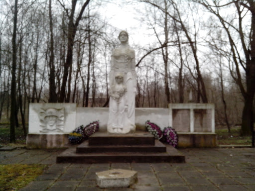 Памятник Загиблим У Другій Світовій Війні