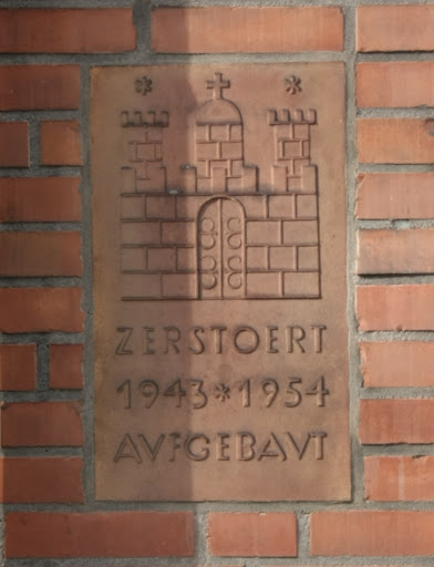 Zerstört Und Aufgebaut 1943-1954