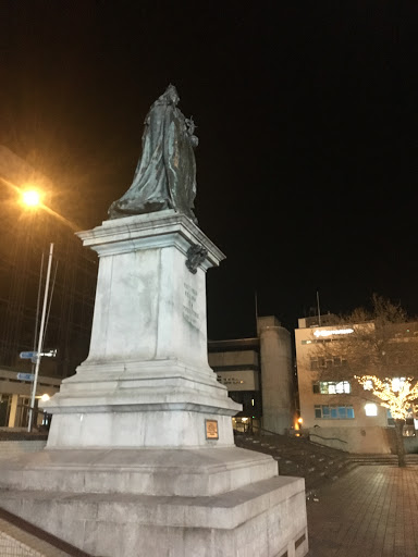 Statue of Queen Victoria