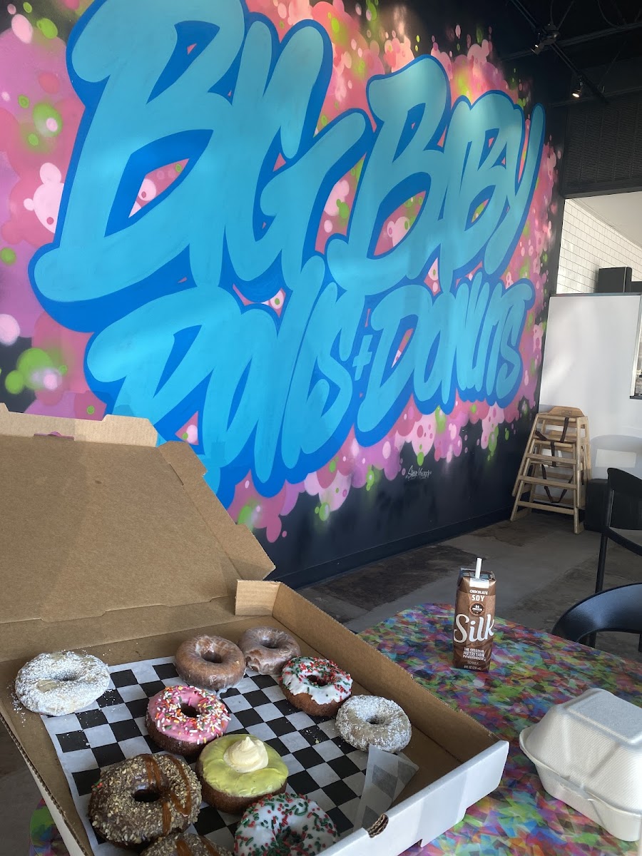 Look at these gluten free donuts. Fried delicious not a cake donut but a real donut 🍩 
Thank you 🙏